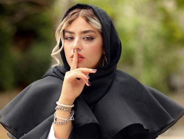 جدیدترین عکس ریحانه پارسا در خارج از کشور