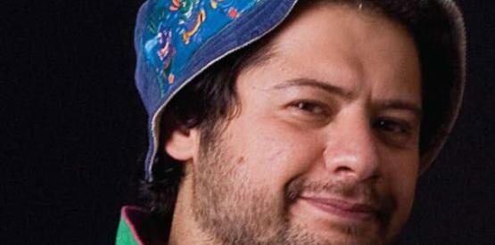 عکس علی صادقی و بچه هایش