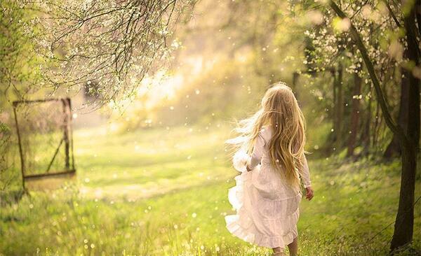 عکس دختر بهار نقاشی