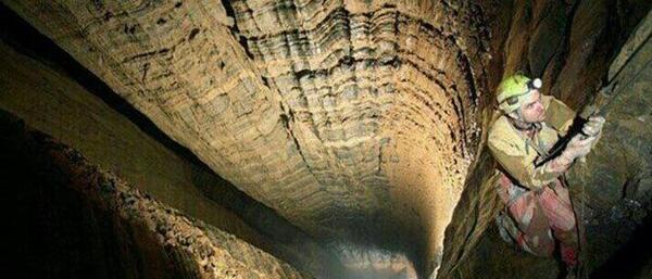 عکس جن واقعی در غار