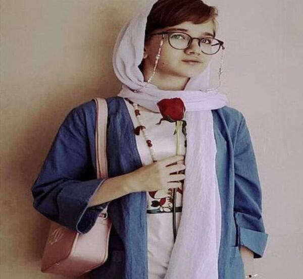 عکس مژگان در بچه مهندس ۴