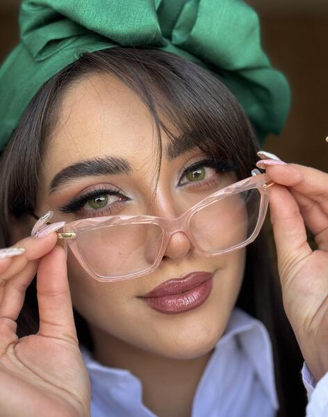 عکس لنز چشم سبز عسلی