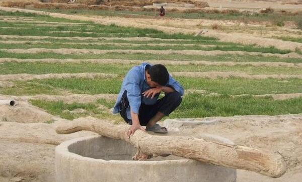 عکس چاه آبی