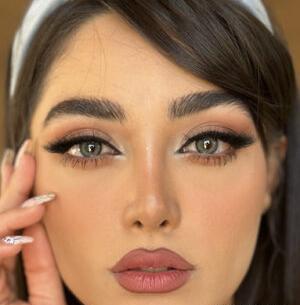 عکس رنگ چشم طوسی تیره