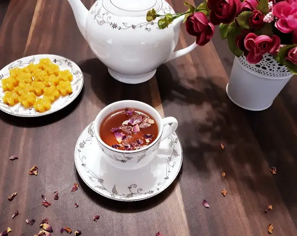 عکس فنجان چای و گل