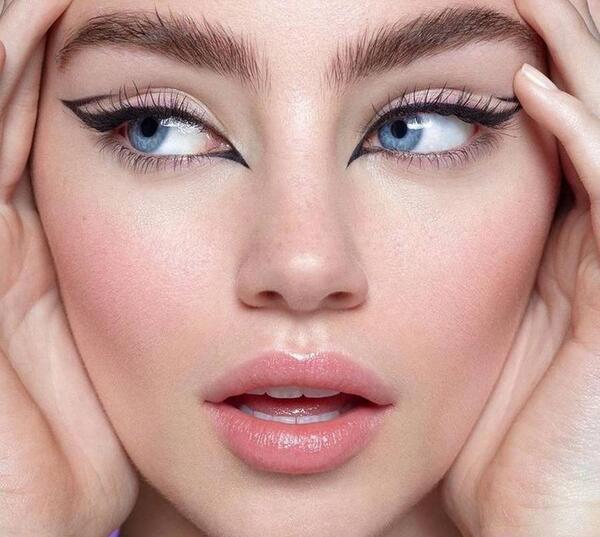 عکس چشم گربه ای بدون ارایش