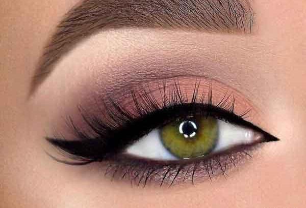 عکس چشم گربه بازی