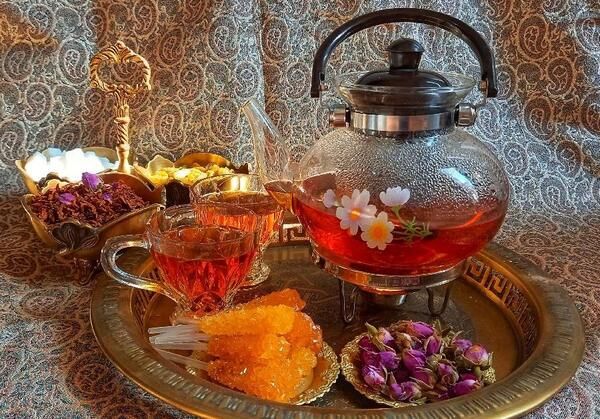 عکس قوری چای در طبیعت