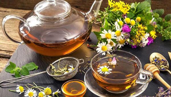 عکس قوری چای در طبیعت