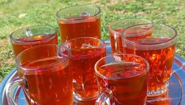 عکس قوری چای در طبیعت