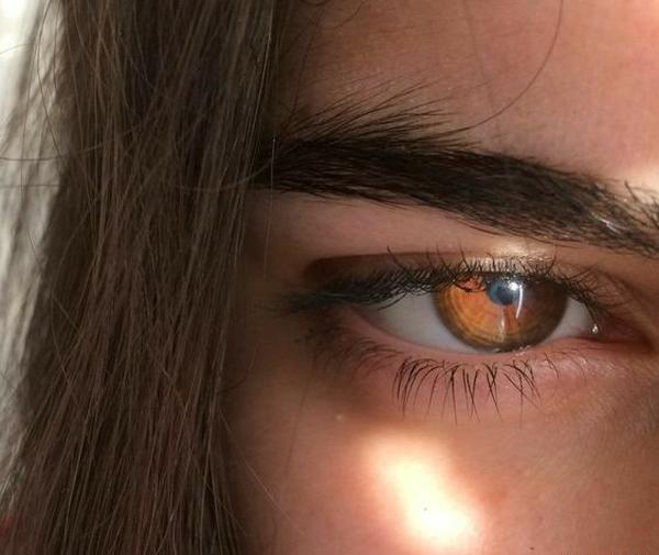 عکس چشم دخترانه قهوه ای