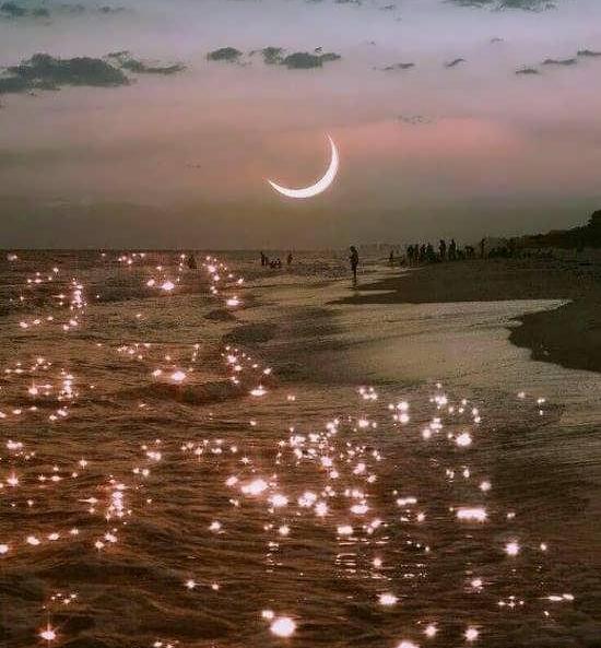 آسمان شب عکس ماه برای پروفایل