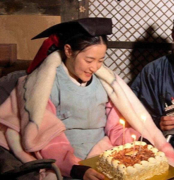 عکس کیک تولد لی مین هو