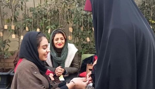 عکس برای گروه دوستانه با حجاب