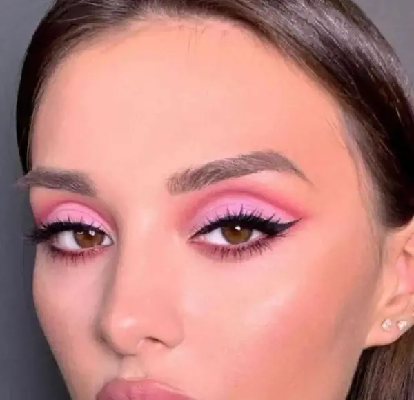 عکس سایه چشم صورتی دخترانه