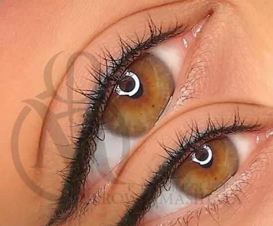 عکس تاتو خط چشم گربه ای