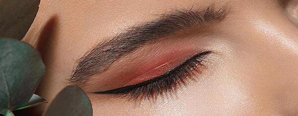 عکس تاتو خط چشم گربه ای