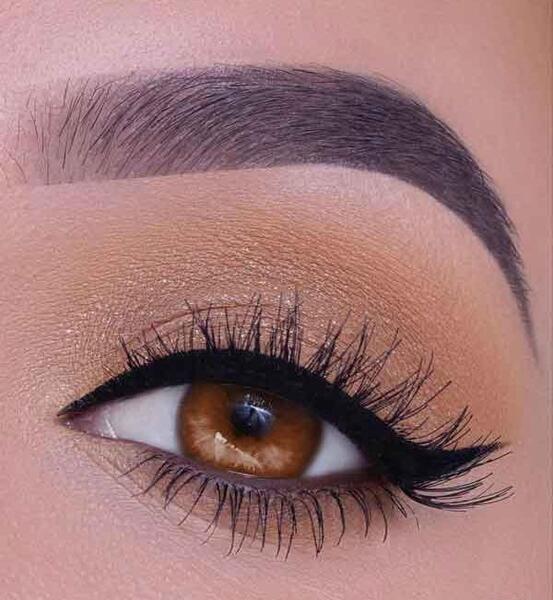 عکس تاتو خط چشم گربه ای