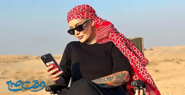 عکس سحر قریشی با تتلو در استخر