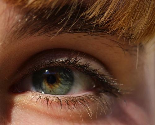 عکس چشم اشکی فیک
