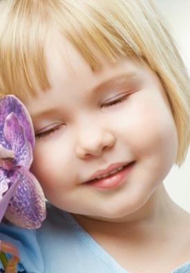 عکس بچه زیبا برای تصویر زمینه