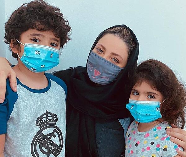 عکس دختر چشم سبز با ماسک