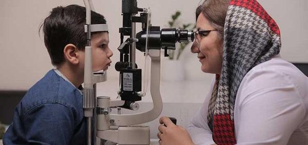 عکس چشم پزشکی معاینه