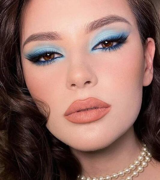 عکس چشم آبی روشن