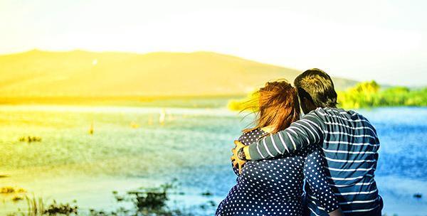 عکس پروفایل عاشقانه لب ساحل
