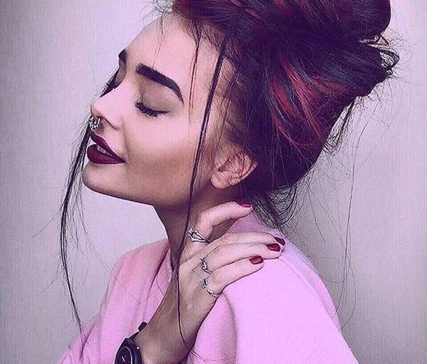 عکس پروفایل دخترونه ویسگون بنفش