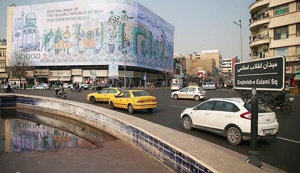 عکس میدان انقلاب ایران