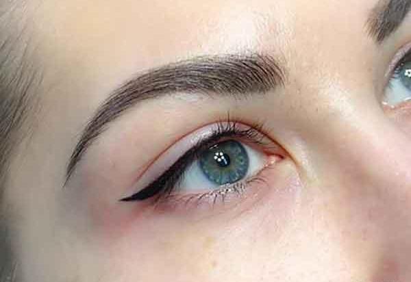 عکس تاتو بن مژه بالای چشم