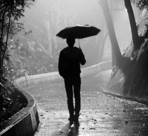 عکس قدم زدن تنهایی