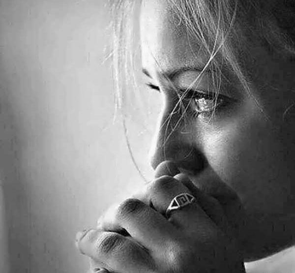 عکس برای تصویر زمینه غمگین دخترانه
