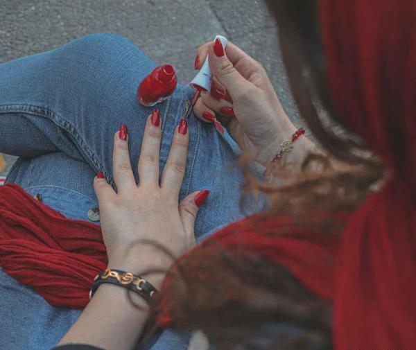 عکس پروفایل دخترونه ناخن بلند