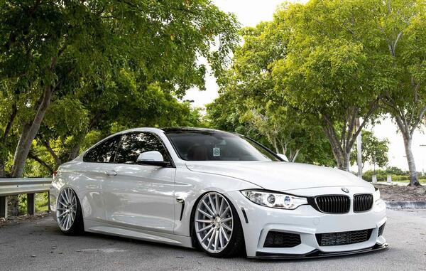 عکس bmw برای تصویر زمینه
