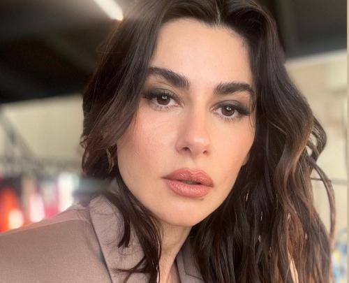 عکس شاهیکا در ایران با حجاب