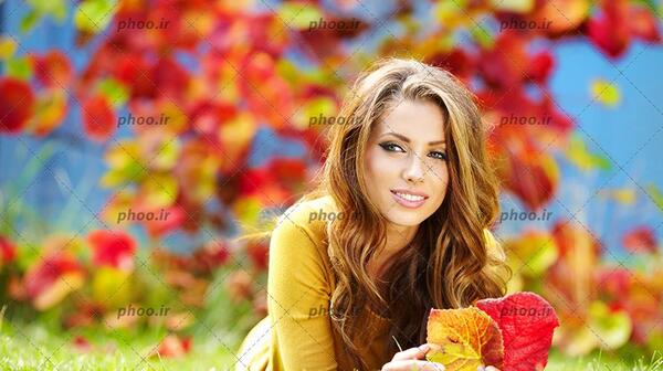 عکس تصویر زمینه دختر ناز