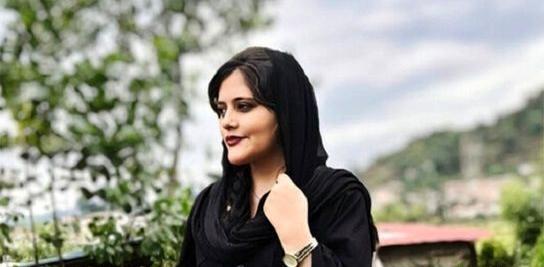 عکس شبنم فرشادجو در خارج
