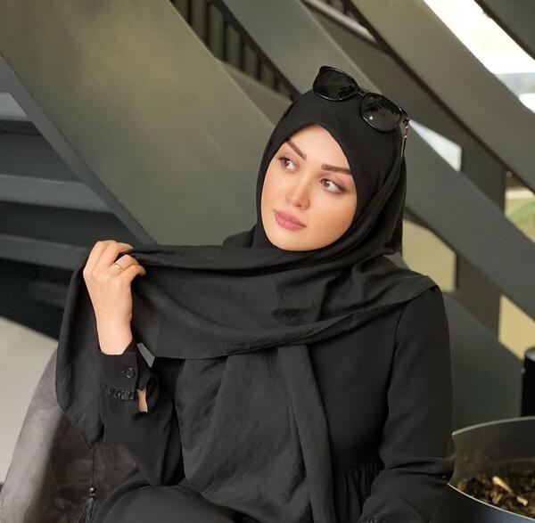 عکس دختر با حجاب بدون ارایش
