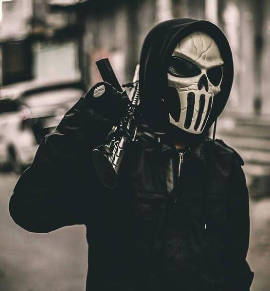 عکس پروفایل دخترونه خفن با ماسک