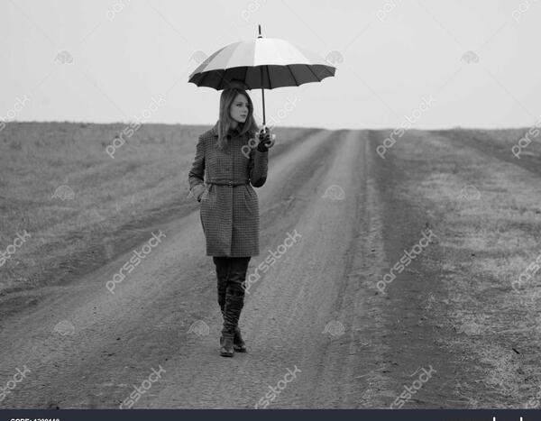 عکس جاده تنهایی دختر