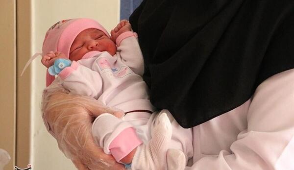 عکس تولد نوزاد در بیمارستان