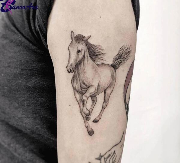عکس تاتو اسب روی دست