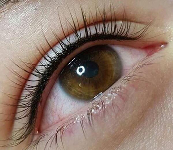 عکس تاتو خط چشم بن مژه