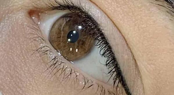 عکس تاتو خط چشم بن مژه