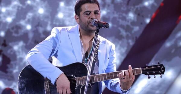 همینکه عکس تنهایی کنار دریا میگیرم هوش مصنوعی