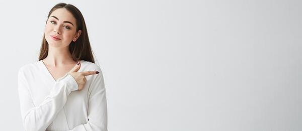 عکس تصویر زمینه سفید دخترانه