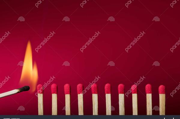 عکس آتش زدن کبریت