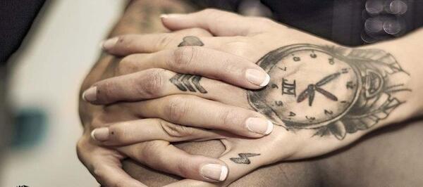 عکس تاتو ضربان قلب برای پروفایل